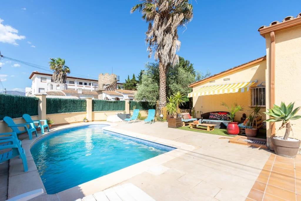 S46-Casa De Vacaciones Climatizada Con Piscina, En El Centro Junto Al Mar, Barbacoa Y Wiifi Empuriabrava Luaran gambar